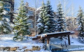 Payday By All Seasons Resort Lodging